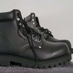 Rugged Outback Black thick soled work boots. Man made materials, Vegan leather